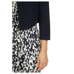 Betty Barclay Damen 3/4 Arm Strickjacke Dark Sky 15 Betty Barclay Damen 3/4 Arm Strickjacke Dark Sky -Wellensteyn Shop betty barclay strickjacke blau detail arm