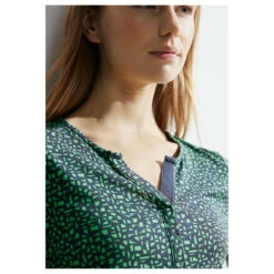 Cecil Damen 3/4 Arm Shirt Minimal Tunic Celery Green -Wellensteyn Shop cecil 2 colored minimal tunic shirt gruen 25455 model detail