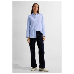 Cecil Damen Langarm Bluse Stripe Structure Soft Real Blue 11 Cecil Damen Langarm Bluse Stripe Structure Soft Real Blue -Wellensteyn Shop cecil bluse soft real blue 15402 modell ansicht