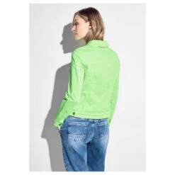 Cecil Damen Jeansjacke Matcha Lime -Wellensteyn Shop cecil denim jacked colored jeansjacke gruen 15742 model hinten