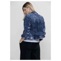 Cecil Damen Jeansjacke Medium Blue Used Washed 9 Cecil Damen Jeansjacke Medium Blue Used Washed -Wellensteyn Shop cecil denim jacket jeansjacke mid blue 10235 model hinten
