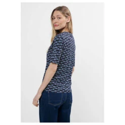 Cecil Damen T-Shirt Minimal Tunic Splitneck Universal Blue Printed -Wellensteyn Shop cecil minimal tunic with splitneck rundhalsshirt blau 25512 model hinten