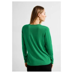 Cecil Damen Pullover Rounded V-Neck Easy Green 9 Cecil Damen Pullover Rounded V-Neck Easy Green -Wellensteyn Shop cecil pullover rounded v neck green 15069 model hinten