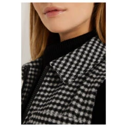 Cecil Damen Weste Jacquard Black 12 Cecil Damen Weste Jacquard Black -Wellensteyn Shop cecil weste black 20001 model detail