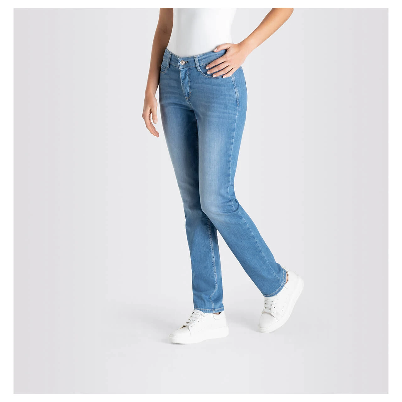 MAC Dream Jeans Simple Blue Washed Wonderlight 11 MAC Dream Jeans Simple Blue Washed Wonderlight – Bild 9