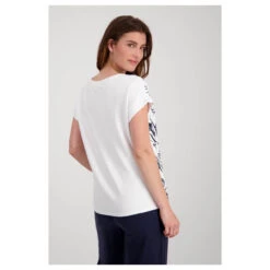 Monari Damen T-Shirt White Black Flowers -Wellensteyn Shop monari portofino t shirt muster weiC39F 100 ansicht model hinten