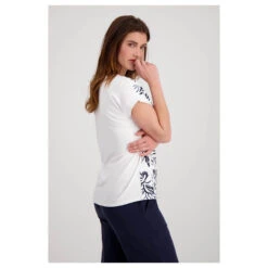 Monari Damen T-Shirt White Black Flowers -Wellensteyn Shop monari portofino t shirt muster weiC39F 100 ansicht model seitlich