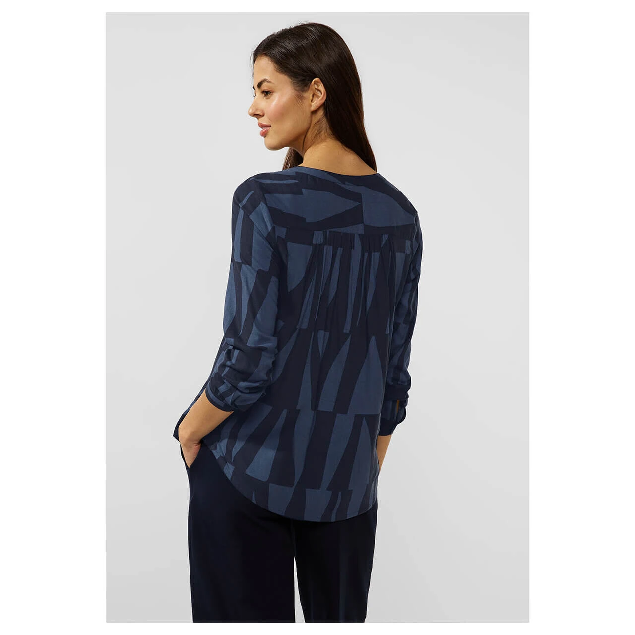 Street One Bamika Damen Langarm Bluse Deep Blue Printed Graphic Print 5 Street One Bamika Damen Langarm Bluse Deep Blue Printed Graphic Print – Bild 3