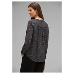 Street One Damen Langarm Bluse Bamika Black Printed 9 Street One Damen Langarm Bluse Bamika Black Printed -Wellensteyn Shop street one bluse bamika print schwarz 30001 model hinten