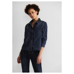 Street One Damen Langarm Jeansbluse Blue Soft Washed -Wellensteyn Shop street one denim blouse jeansbluse blue soft wash 15688 model vorne