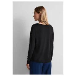 Street One Damen Pullover Rib Neck U-Boat Black -Wellensteyn Shop street one rib neck u boat shirt rundhalsshirt schwarz 10001 model hinten