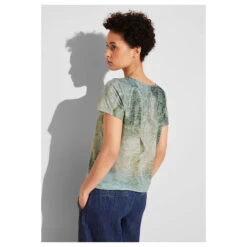 Street One Damen T-Shirt Shadings Burn Dessin Soft Moss Green 9 Street One Damen T-Shirt Shadings Burn Dessin Soft Moss Green -Wellensteyn Shop street one shadings burn dessin shirt gruen 35816 model hinten