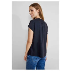 Street One Damen Kurzarm Bluse Splitneck Dark Blue -Wellensteyn Shop street one shirtblouse with splitneck hemdbluse blau 11238 model hinten