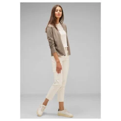 Street One Damen Strickjacke Short Open Cardigan Bleached Sand Melange -Wellensteyn Shop street one short open cardigan beige 14960 ansicht model