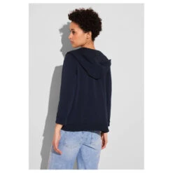 Street One Damen 3/4 Arm Hoodie Shirtjacke Silk Look Deep Blue -Wellensteyn Shop street one silk look hoody jacket sweatjacke blau 11238 model hinten