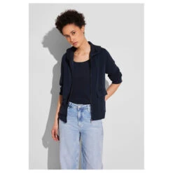 Street One Damen 3/4 Arm Hoodie Shirtjacke Silk Look Deep Blue -Wellensteyn Shop street one silk look hoody jacket sweatjacke blau 11238 model vorne