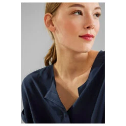 Street One Damen Kurzarm Bluse Deep Blue With Flap -Wellensteyn Shop street one solid blouse flap placket blau 11238 detail vorne
