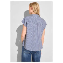 Street One Damen Kurzarm Bluse Striped Shirtcollar Original Blue -Wellensteyn Shop street one striped shirtcollar blouse bluse blau 22289 model hinten