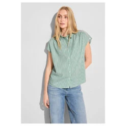 Street One Damen Kurzarm Bluse Striped Shirtcollar Soft Moss Green 8 Street One Damen Kurzarm Bluse Striped Shirtcollar Soft Moss Green -Wellensteyn Shop street one striped shirtcollar gruen 25816 model vorne