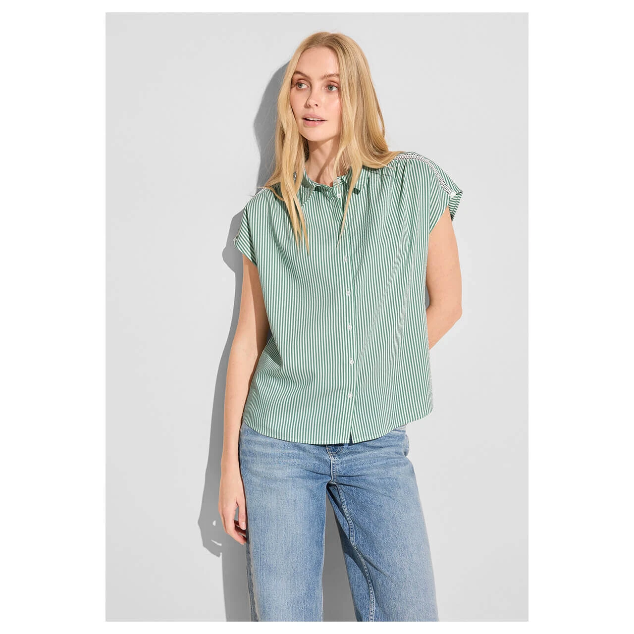 Street One Damen Kurzarm Bluse Striped Shirtcollar Soft Moss Green 4 Street One Damen Kurzarm Bluse Striped Shirtcollar Soft Moss Green – Bild 2