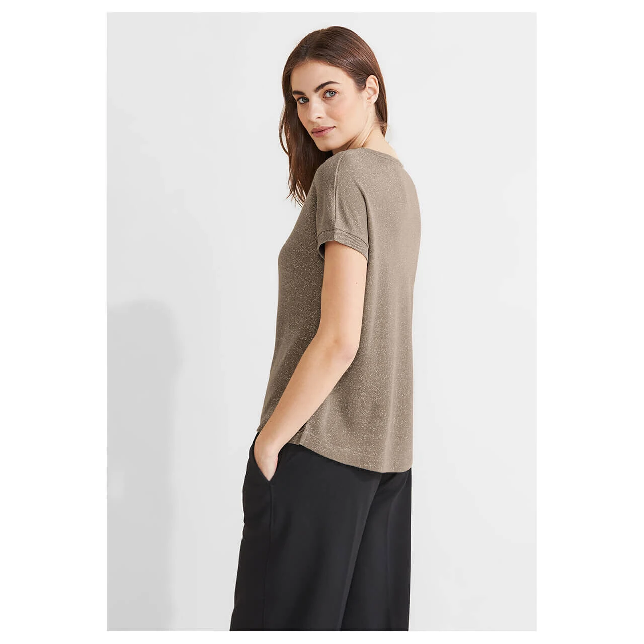 Street One Damen T-Shirt V-neck Shiny Safari Beige 5 Street One Damen T-Shirt V-neck Shiny Safari Beige – Bild 3