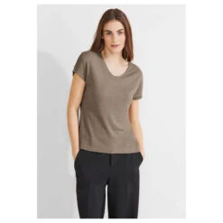 Street One Damen T-Shirt V-neck Shiny Safari Beige 9 Street One Damen T-Shirt V-neck Shiny Safari Beige -Wellensteyn Shop street one v neck shiny shirt beige 15617 model vorne