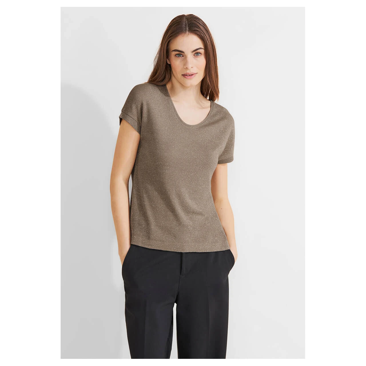 Street One Damen T-Shirt V-neck Shiny Safari Beige 4 Street One Damen T-Shirt V-neck Shiny Safari Beige – Bild 2